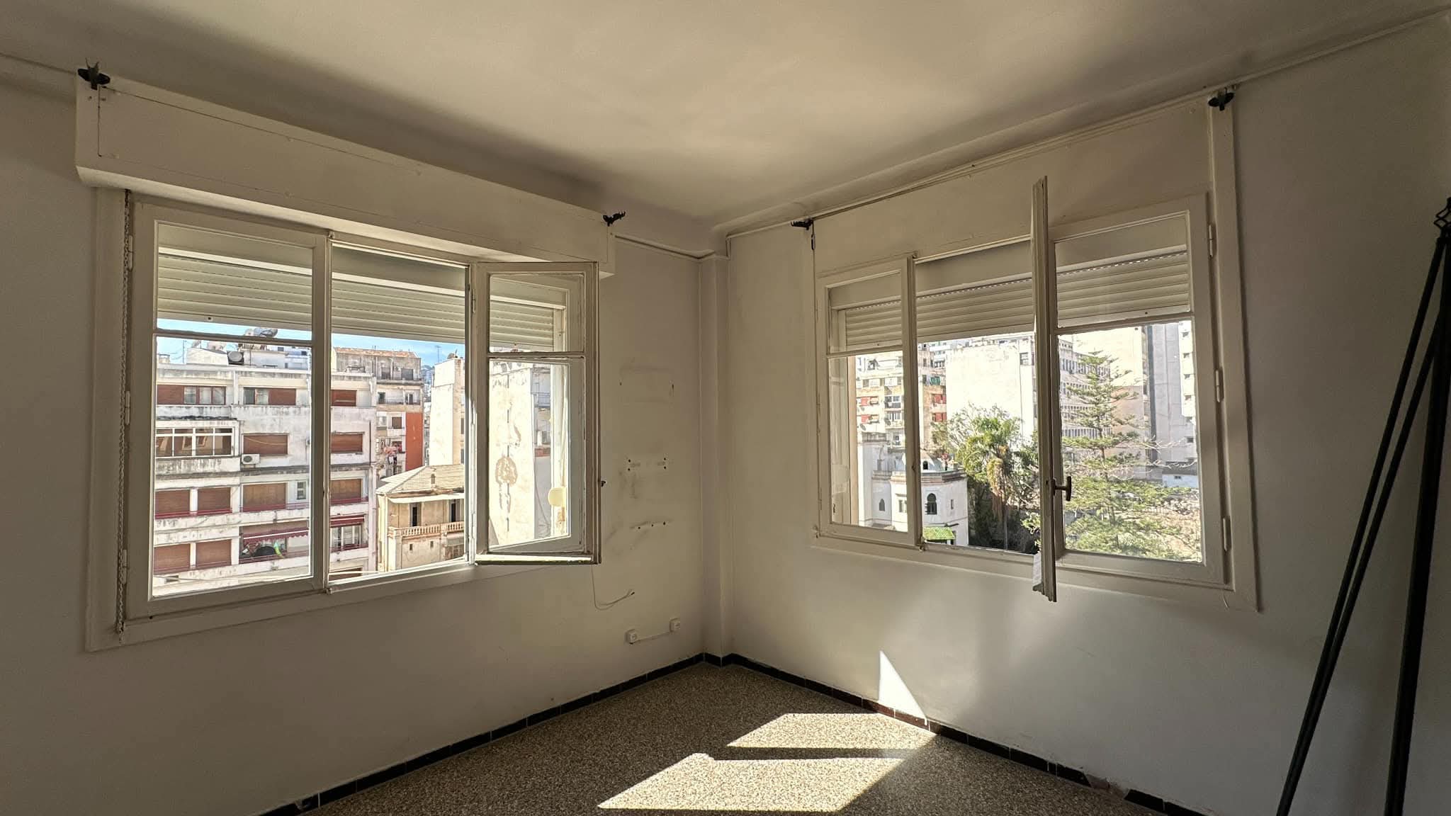 شقة F4  للبيع في  سيدي محمد ولاية الجزائرEl Wakil immobilier