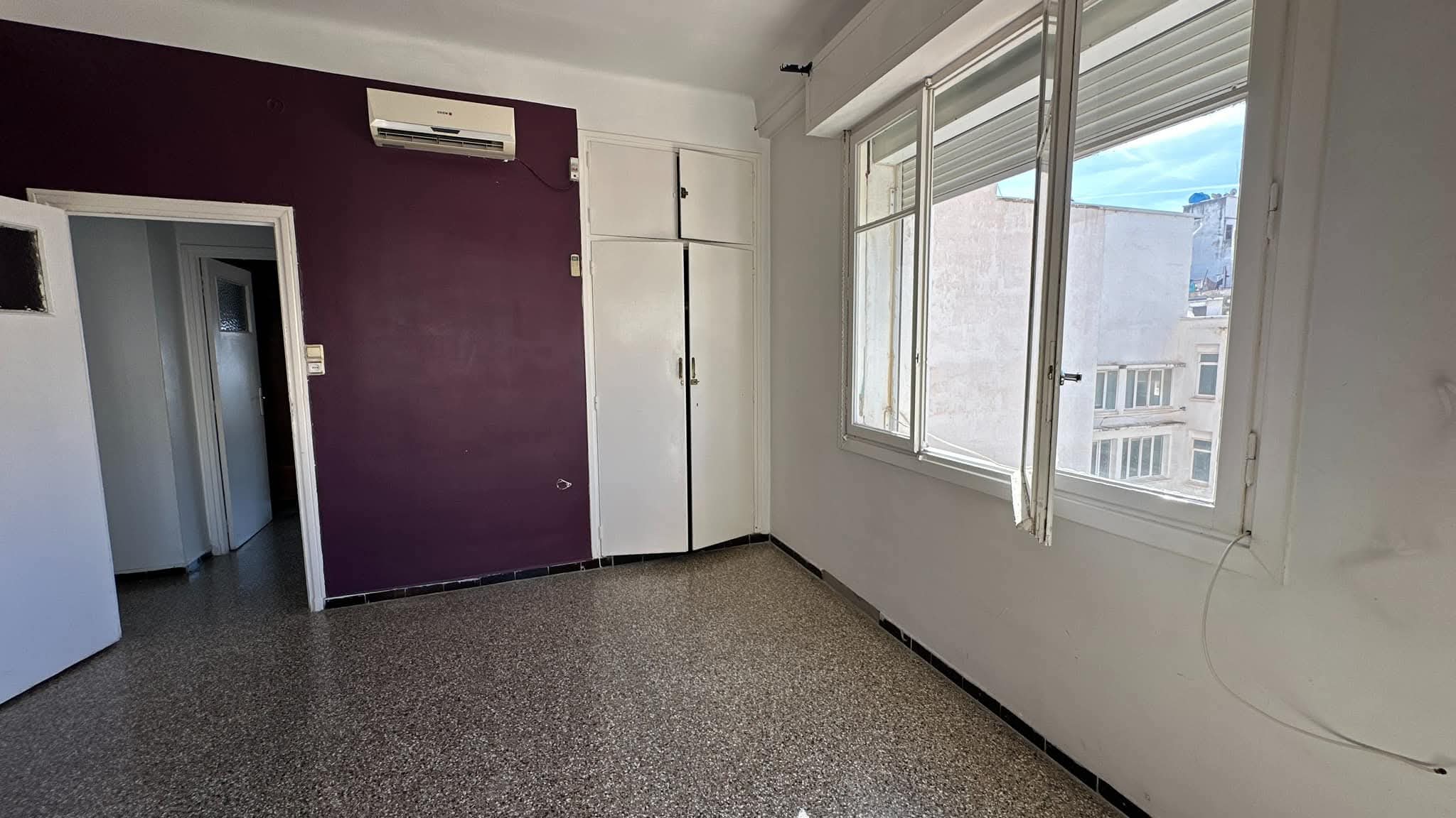 شقة F4  للبيع في  سيدي محمد ولاية الجزائرEl Wakil immobilier