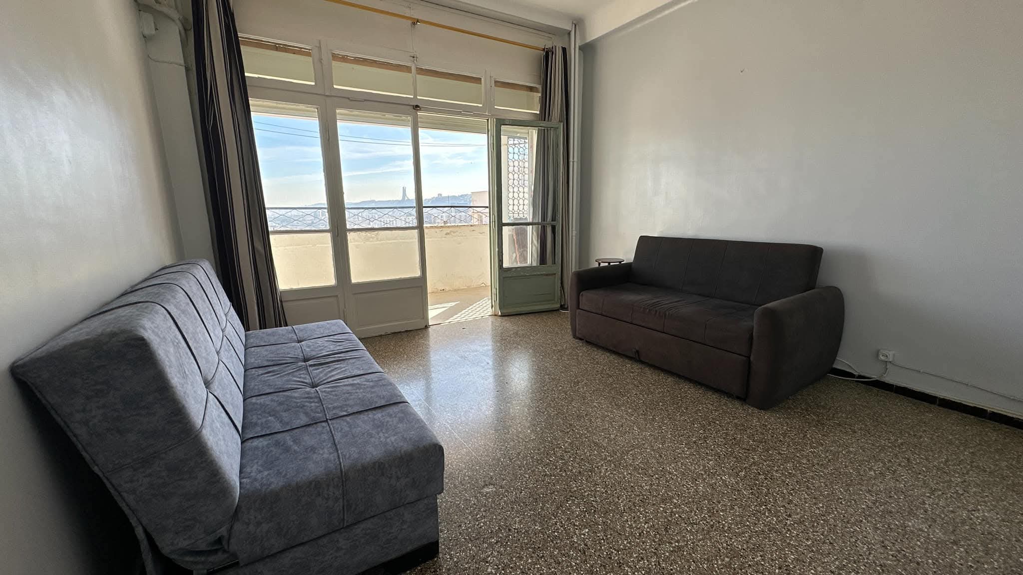 شقة F4  للبيع في  سيدي محمد ولاية الجزائرEl Wakil immobilier