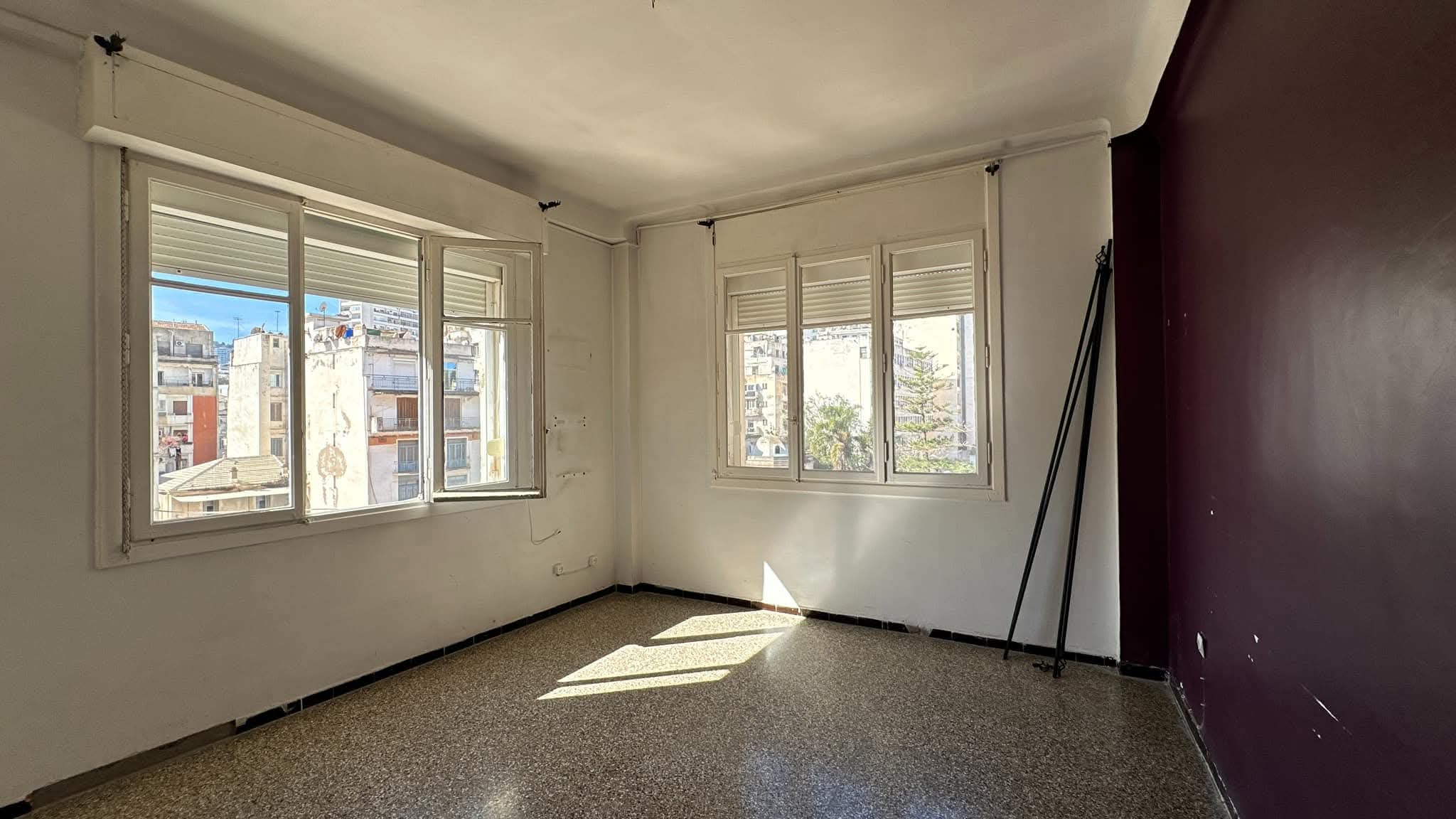 شقة F4  للبيع في  سيدي محمد ولاية الجزائرEl Wakil immobilier